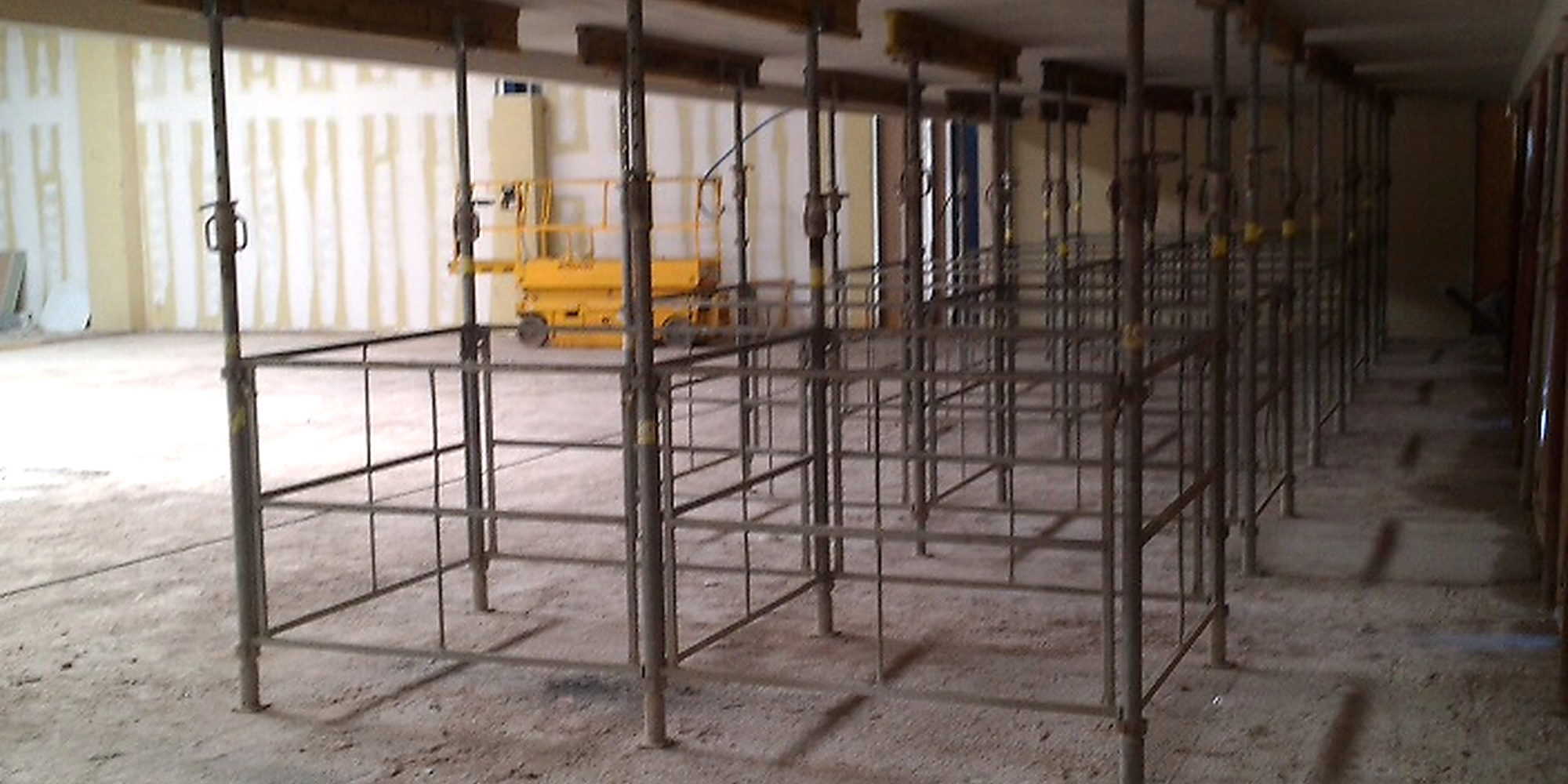 Armatures d'une structure béton armé en cours d'exécution